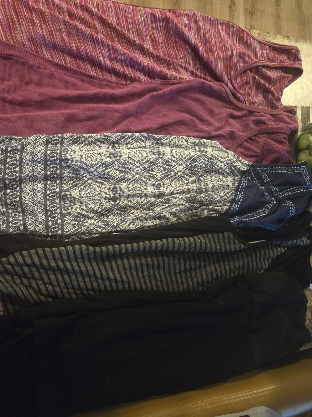 Women's Clothing ,size large Tops & Leggings - photo 2