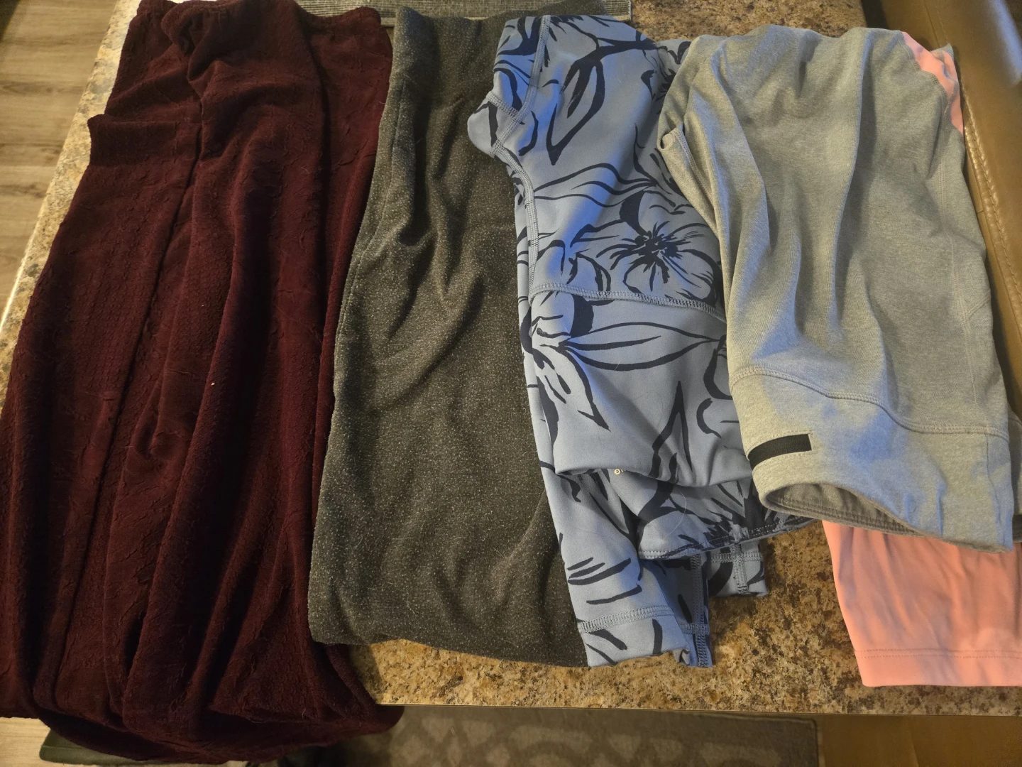 Women's Clothing ,size large Tops & Leggings - photo 5