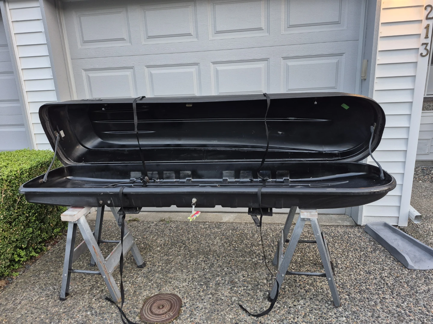 Thule Frontier car top storage unit - photo 3