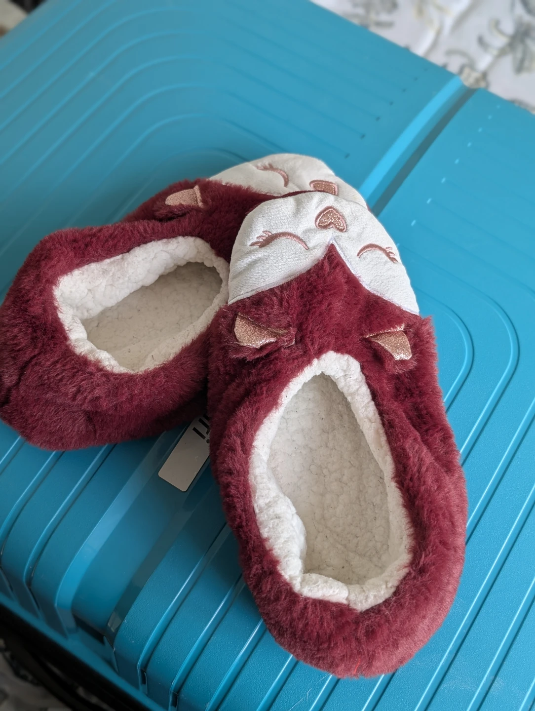 Fuzzy Fox Slippers - Red