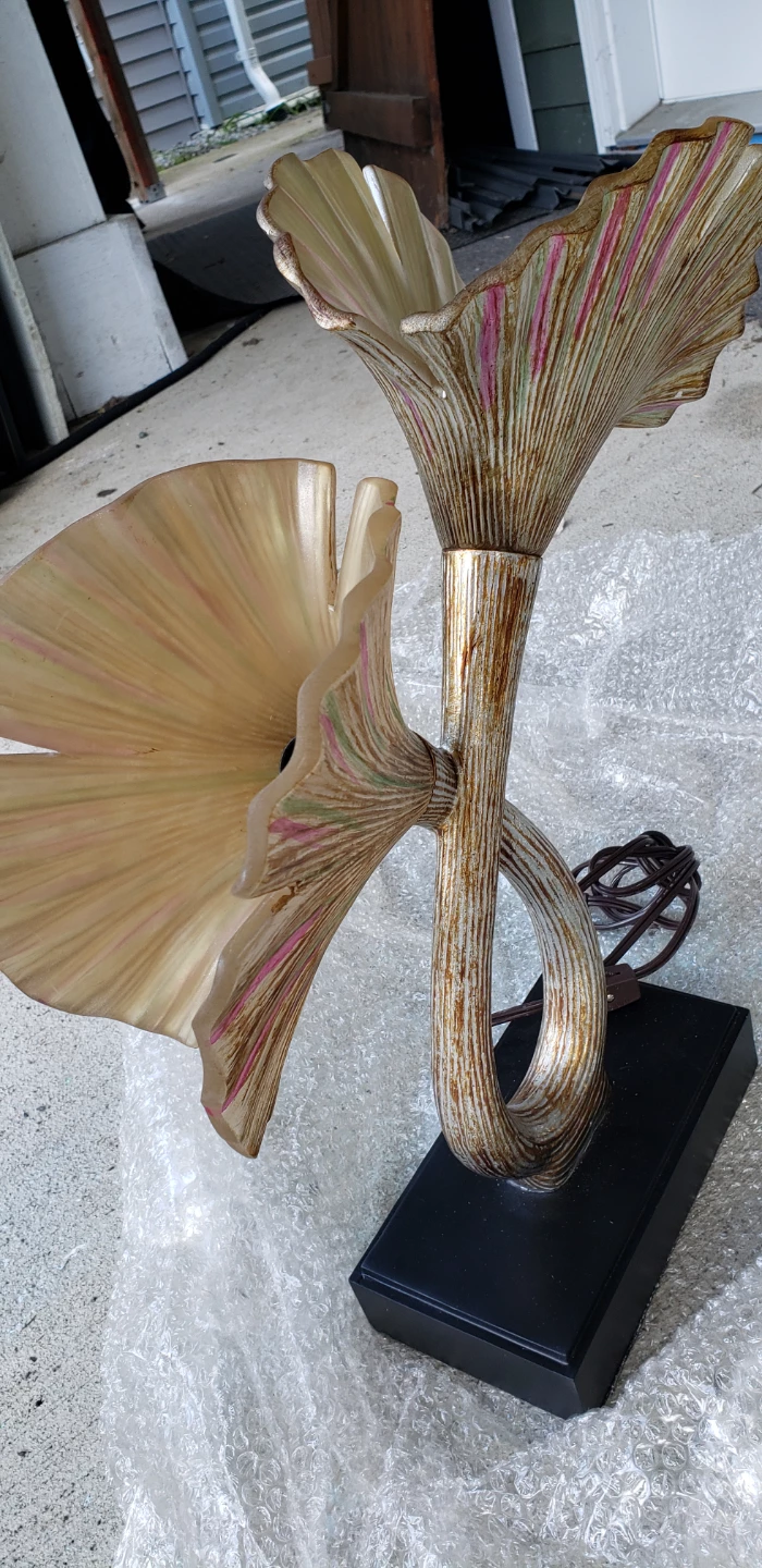 Decorative Table Lamp with Floral Design - photo 3