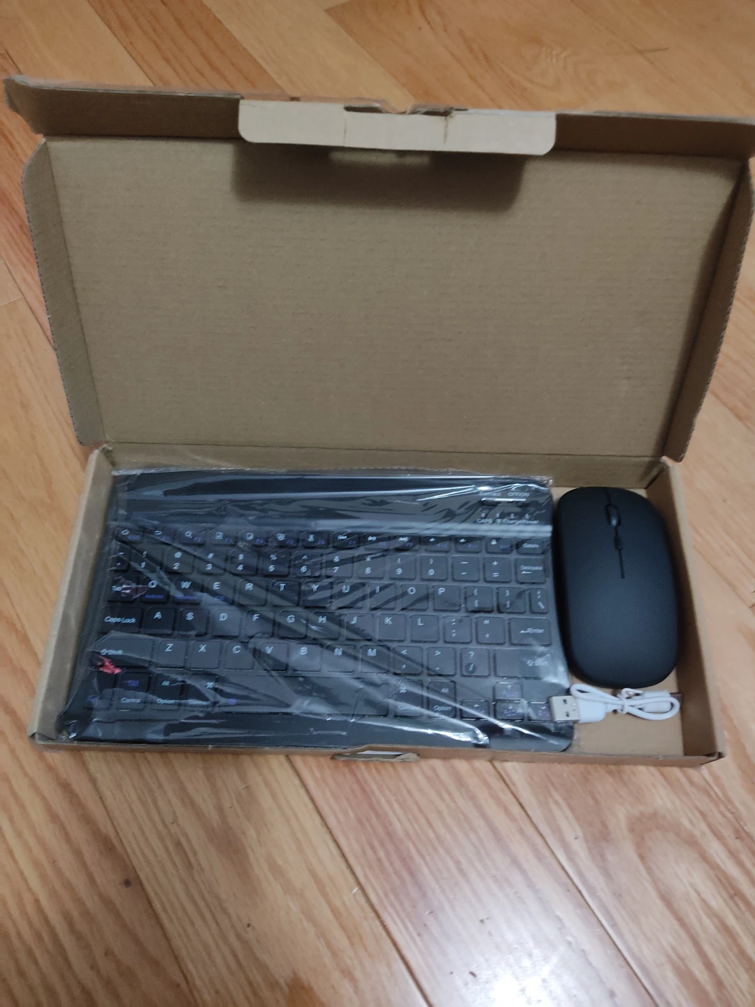 Wireless Keyboard and Mouse Combo - photo 2