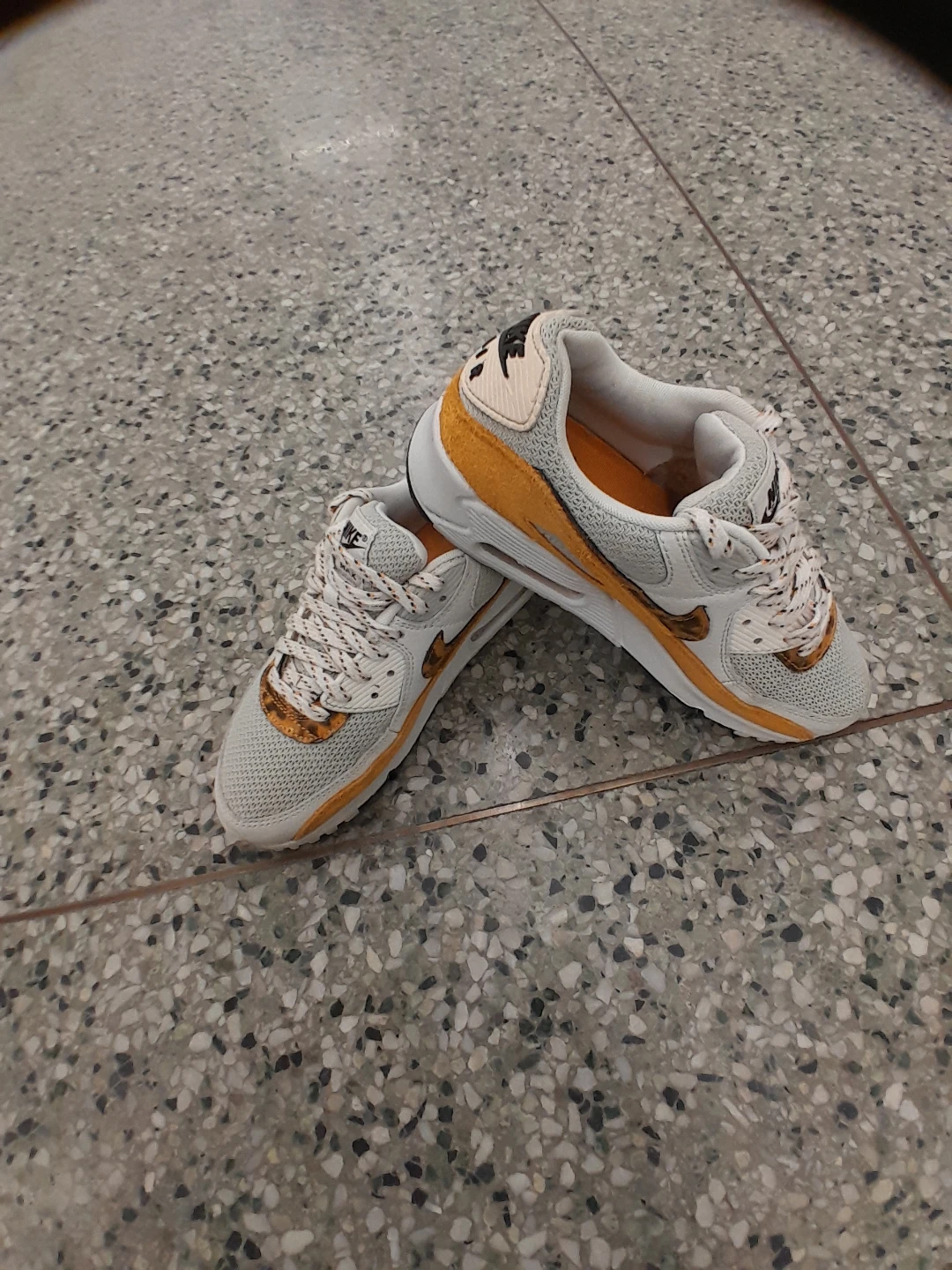 Nike Air Max 90 Sneakers Size 8 - photo 3