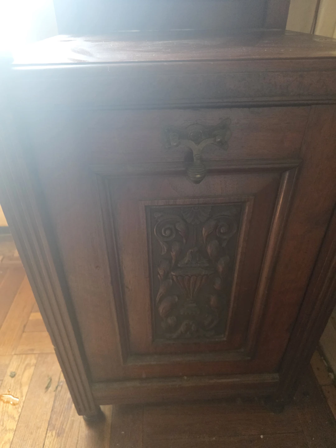 Antique Wooden Vanity Table with Mirror - photo 5