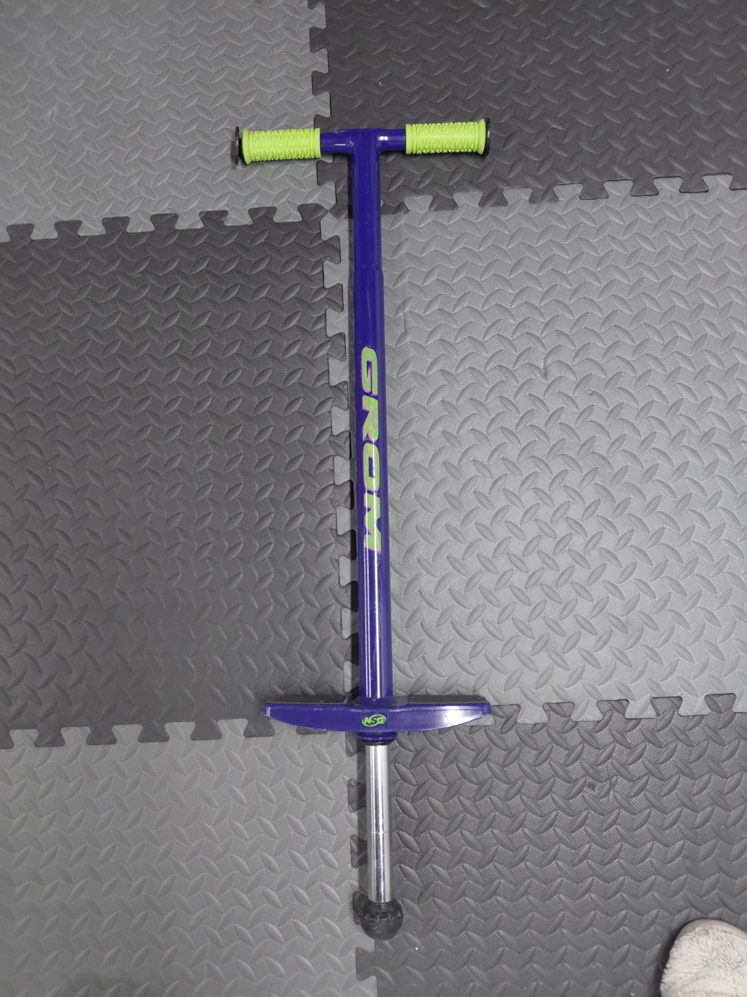 Grom Pogo Stick