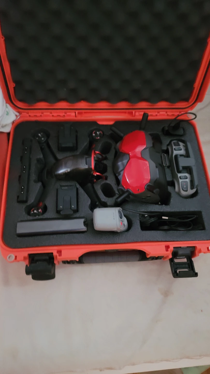 *** *Never Been Flown** DJI FPV Drone Combo with Goggles V2