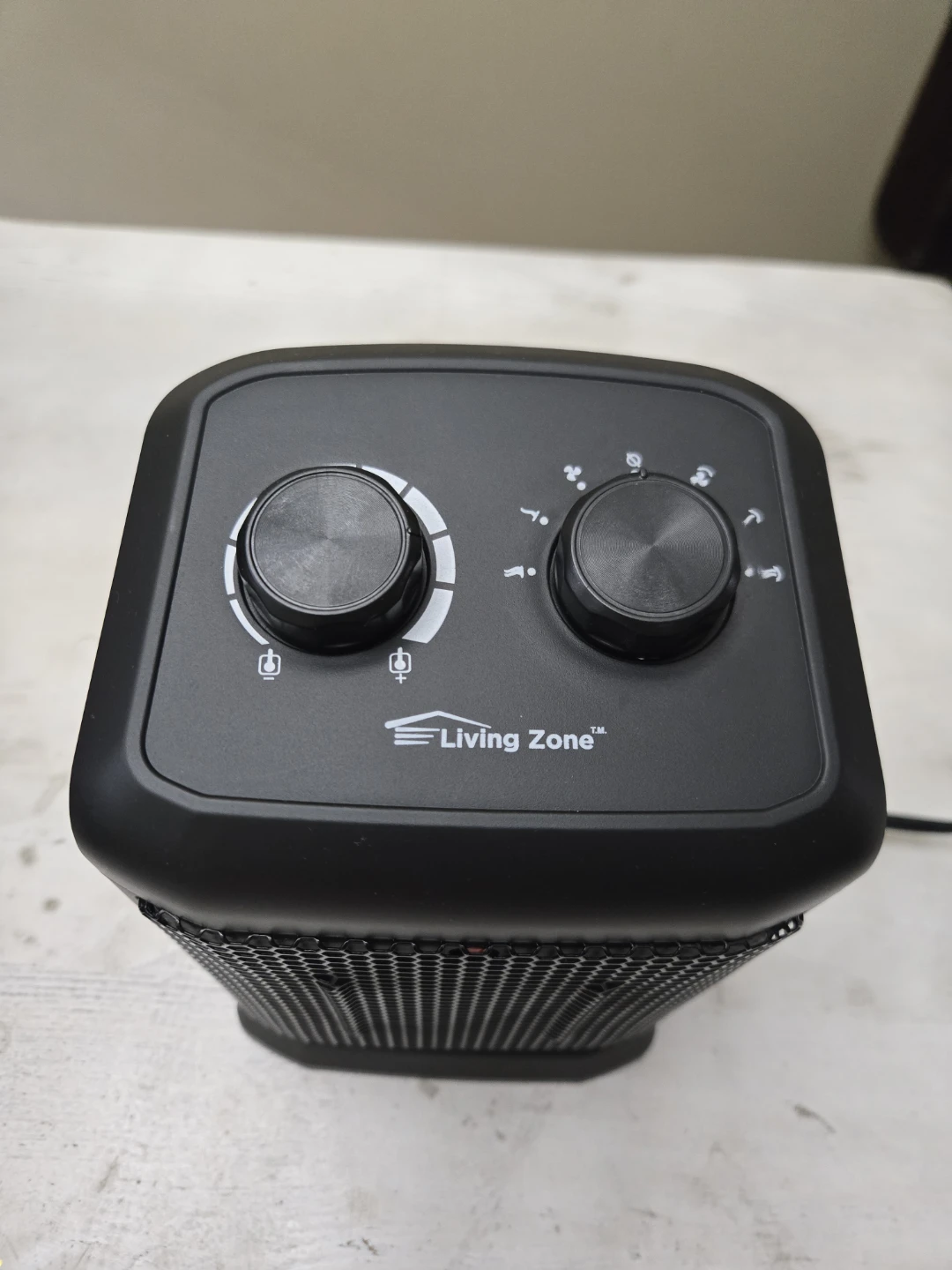 Living Zone Oscillating Ceramic Heater