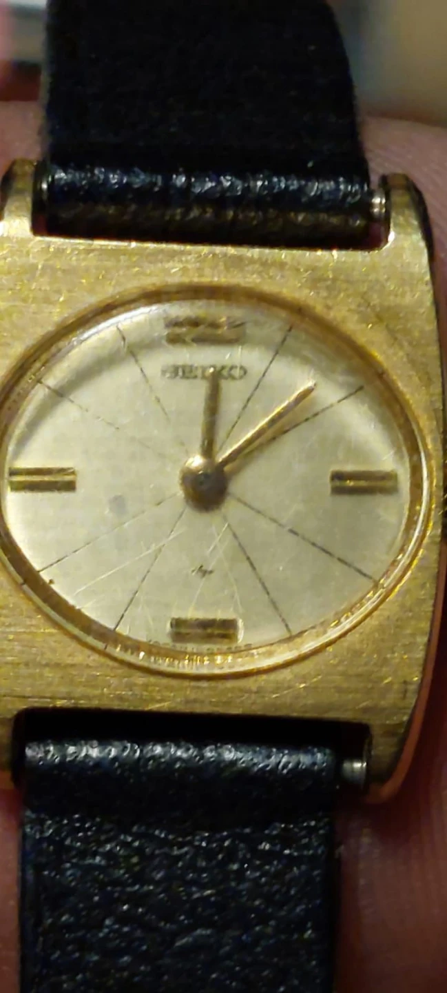 Seiko Women's Gold Tone Watch - photo 3