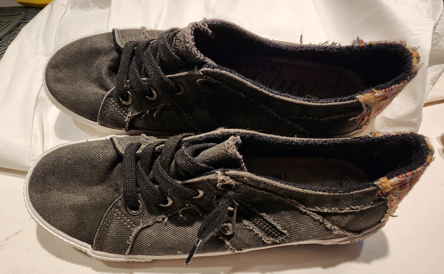 Blowfish Malibu Sneakers Size10 -Black Smoke Canvas. - photo 5