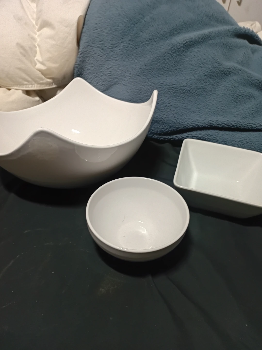 Set of 3 White Ceramic Bowls