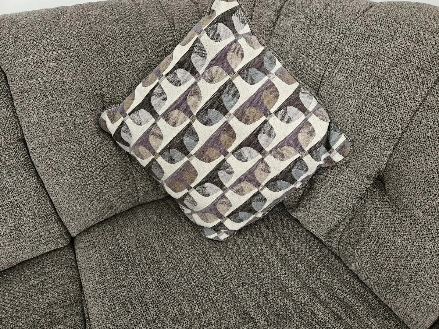 Mahoney L-Shaped Sectional with Chaise & Accent Pillows - photo 3