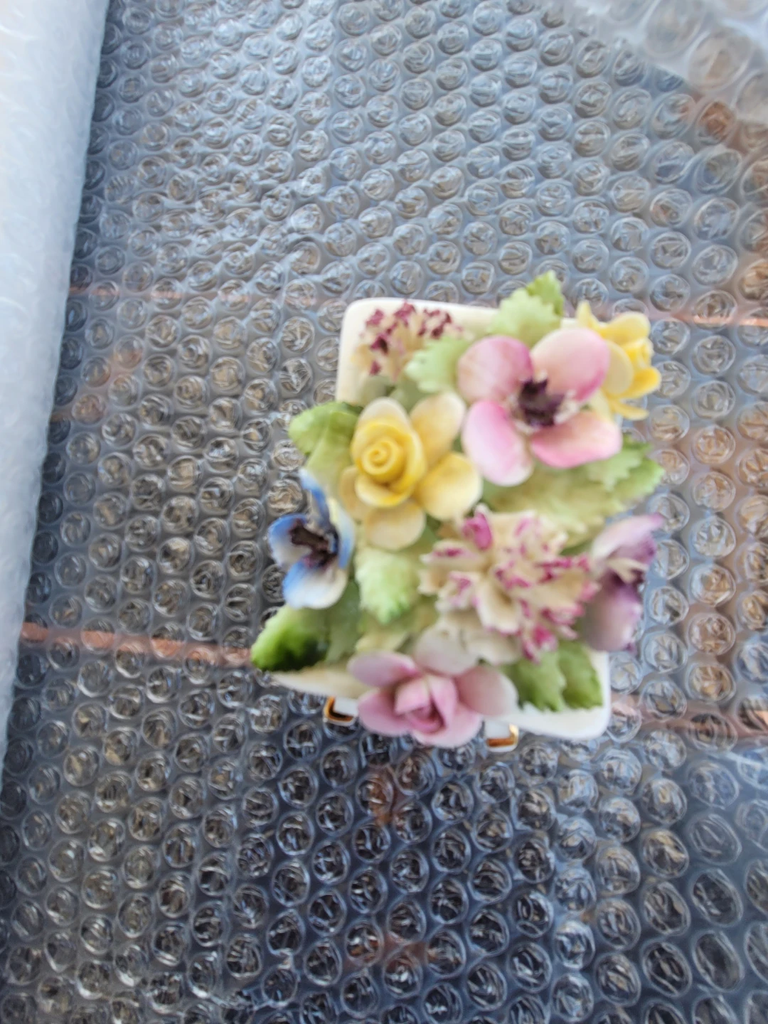 Royal Adderley Porcelain Flower Wheelbarrow Figurine - photo 2