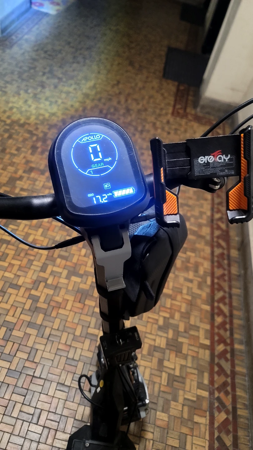 Apollo Phantom v3 Electric Scooter - photo 2