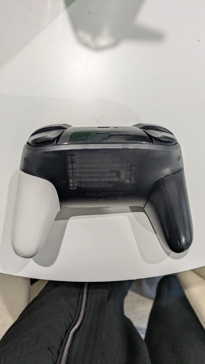 Nintendo Switch Pro Controller - photo 2