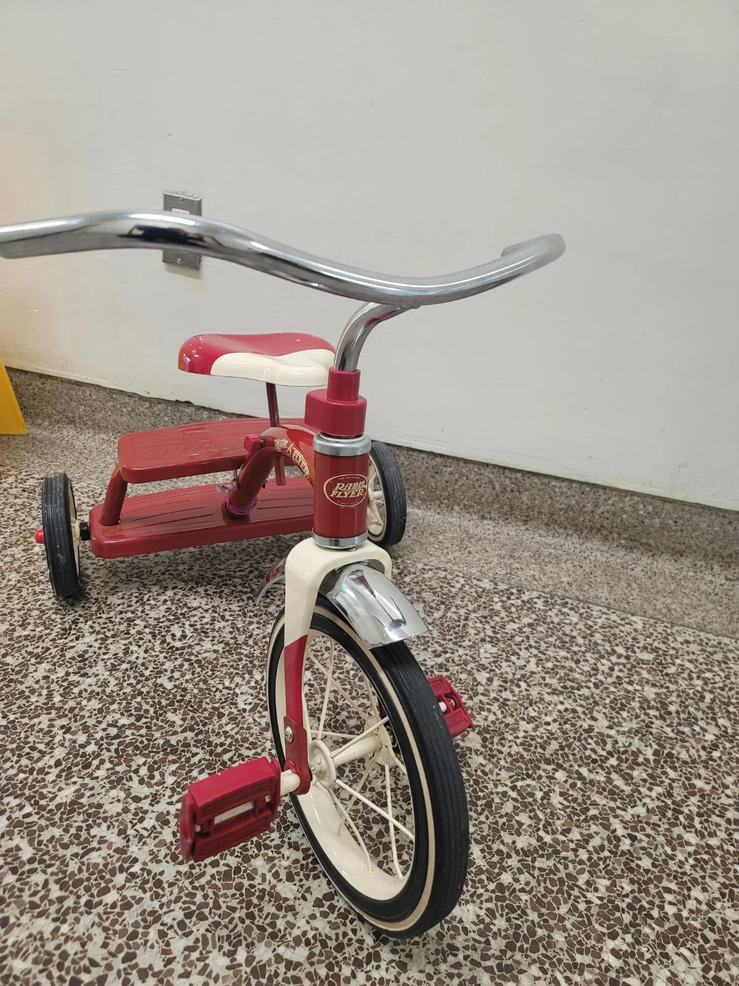 RADIO FLYER - Classic red dual neck tricycle - Limited edition. - photo 2