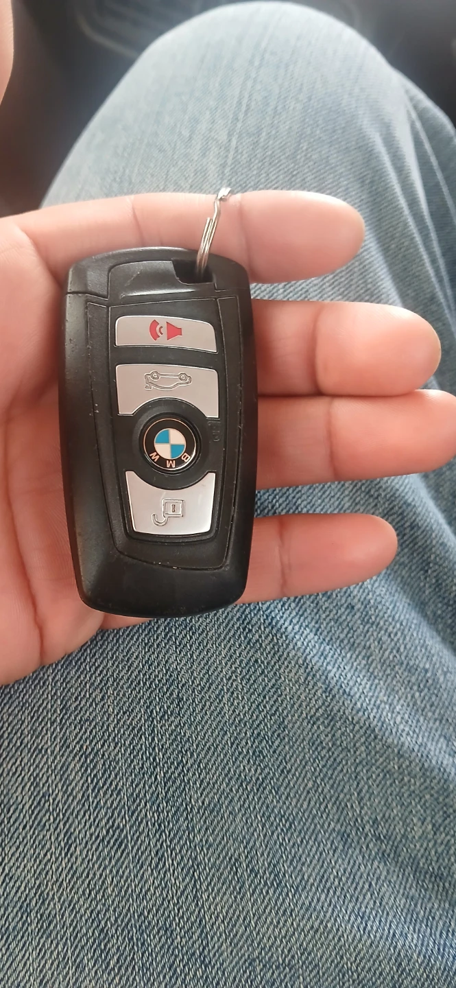 BMW Key Fob with Integrated Key