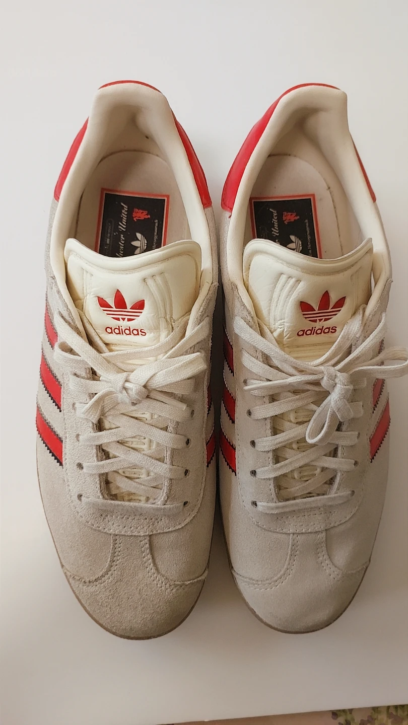 Adidas Manchester United Gazelle Sneakers. US 9 - photo 2