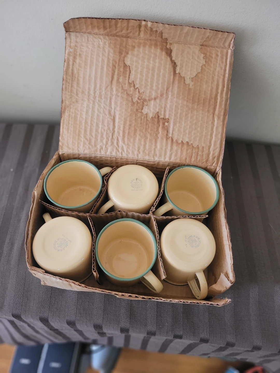Set 6 Vintage New Cream Green Enamel Enemalelware Mugs Camping
