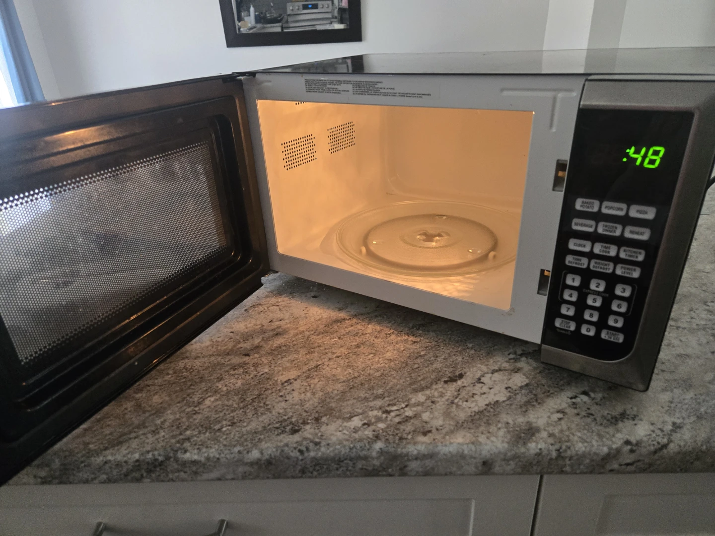 Magic Chef Microwave Oven - photo 2