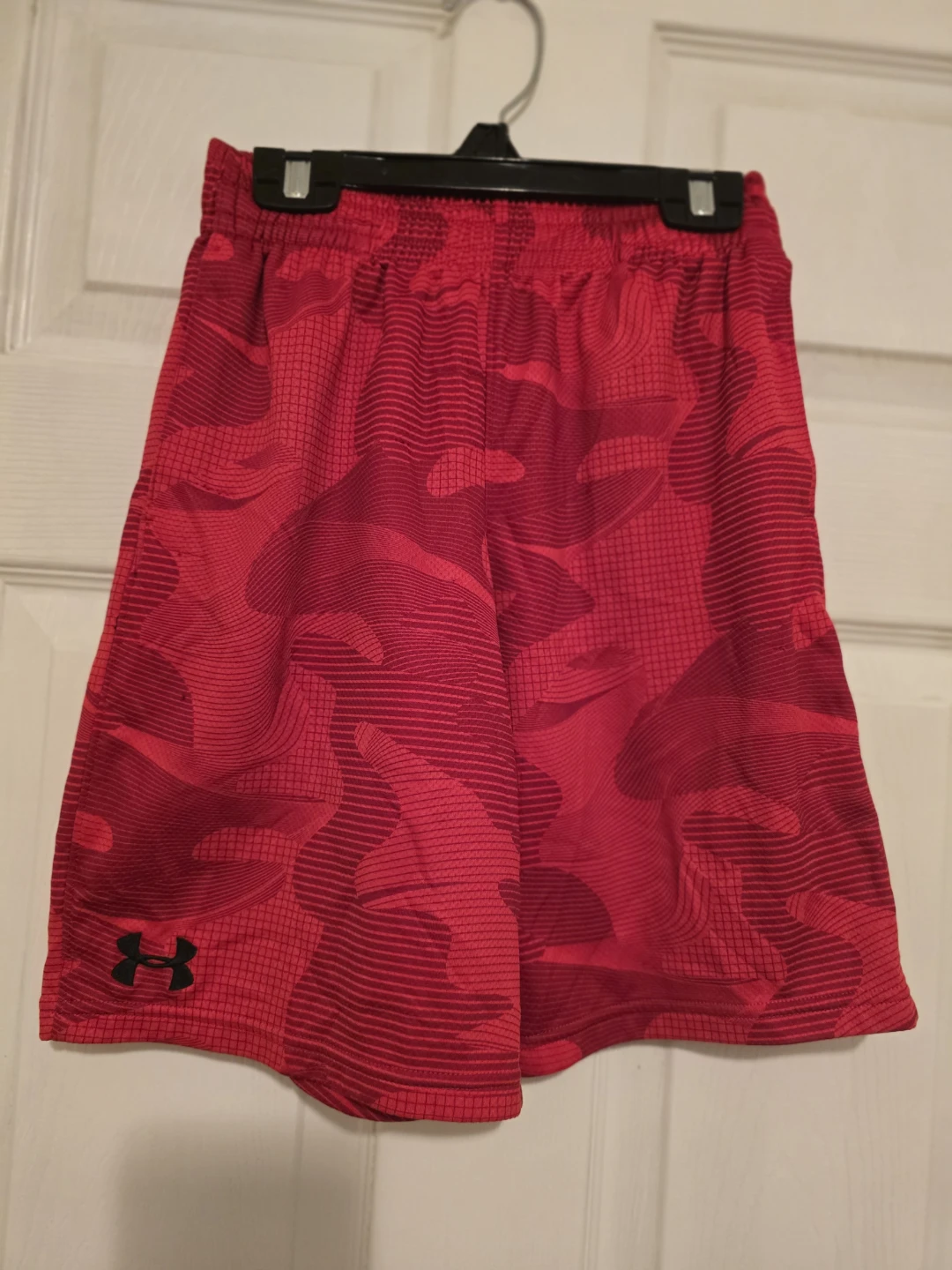🌱Under Armour Red Camo Athletic Shorts