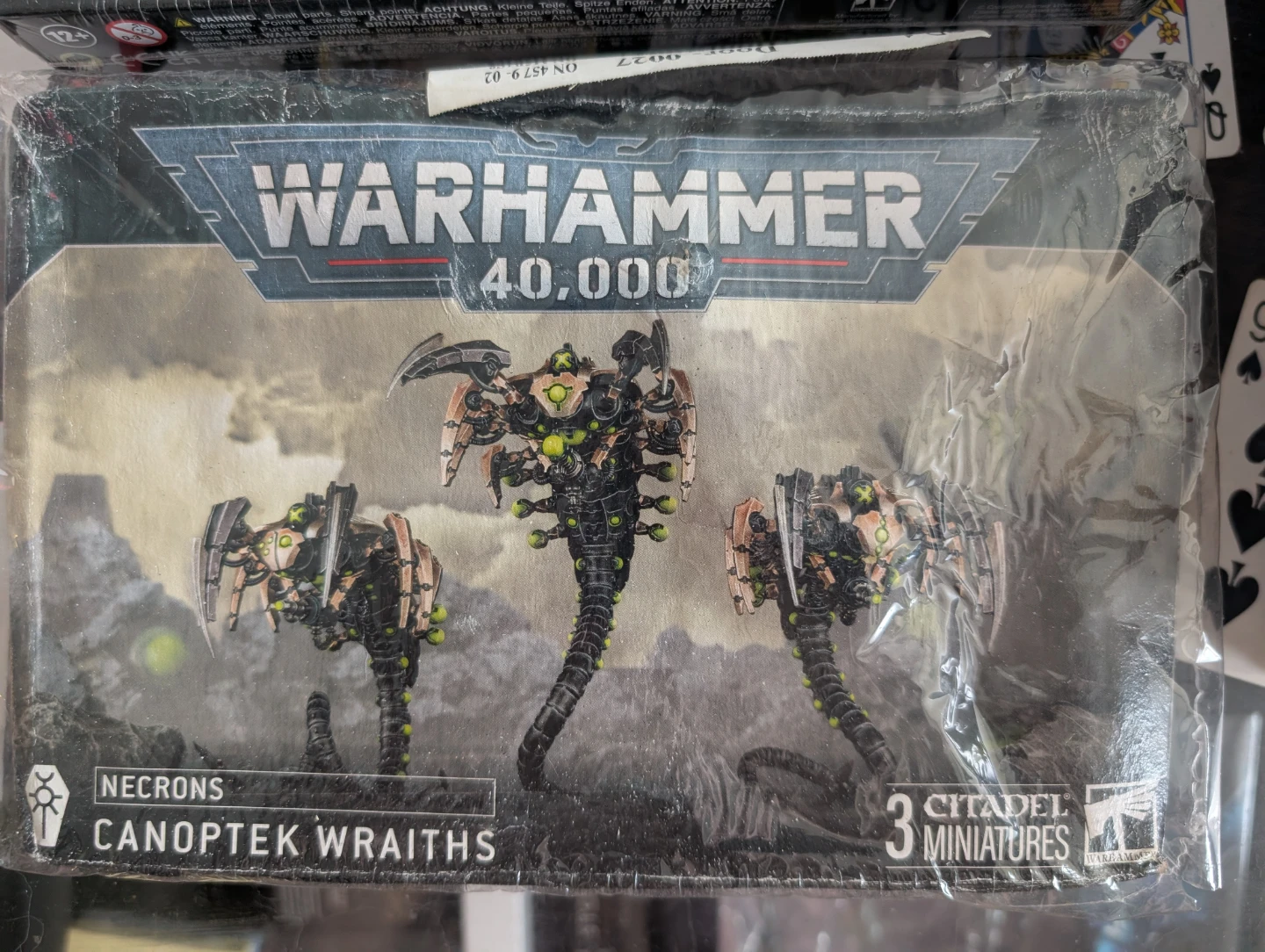 Warhammer 40,000 Miniatures Lot - photo 2