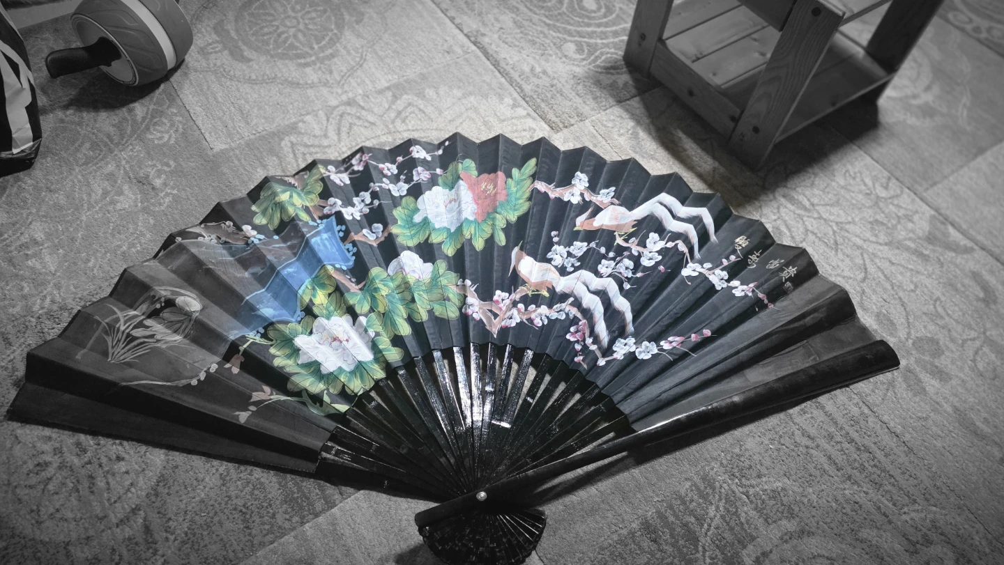 Decorative Folding Fan with Floral and Bird Design - photo 2