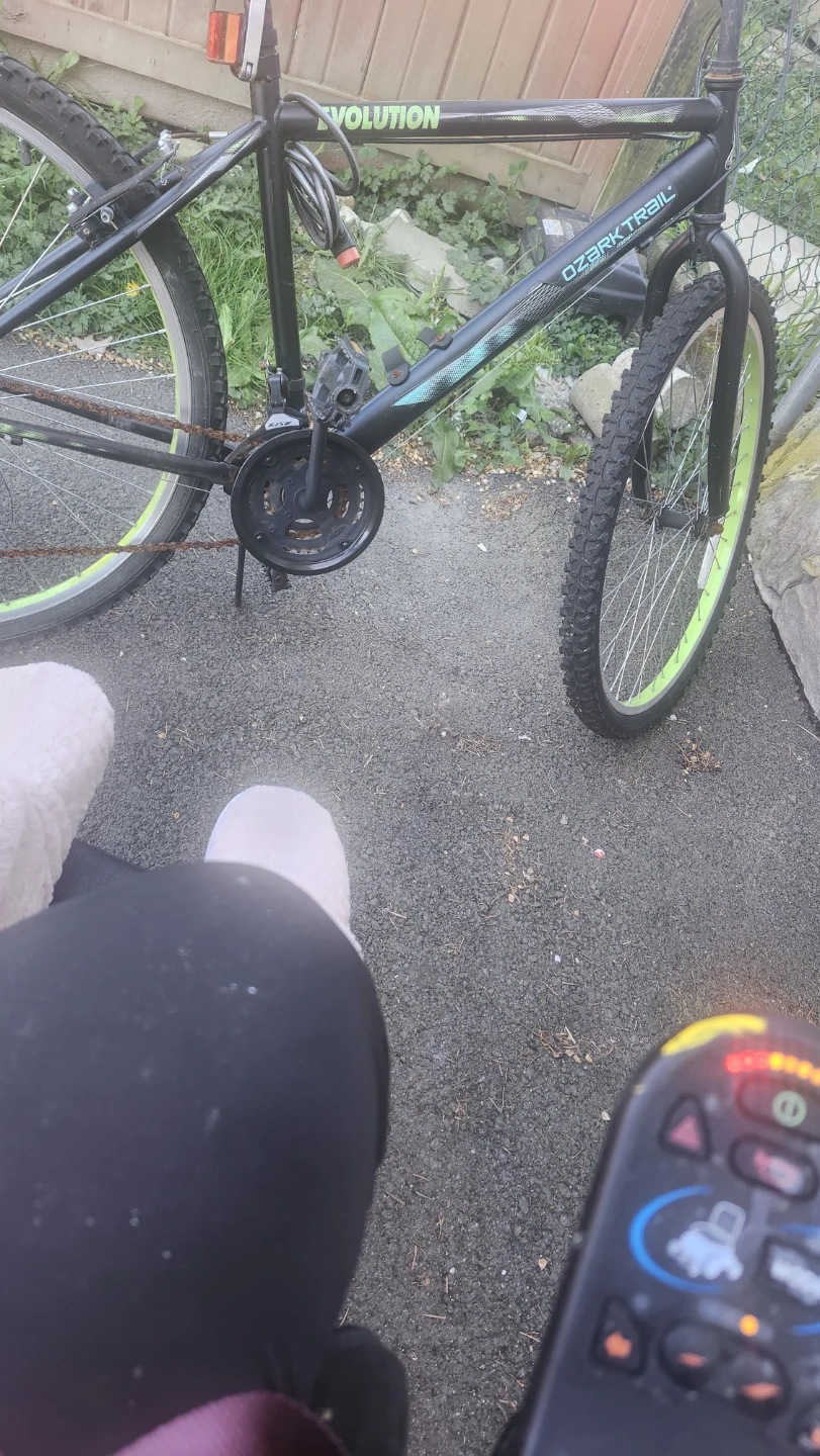 Ozark Trail Evolution Mountain Bike