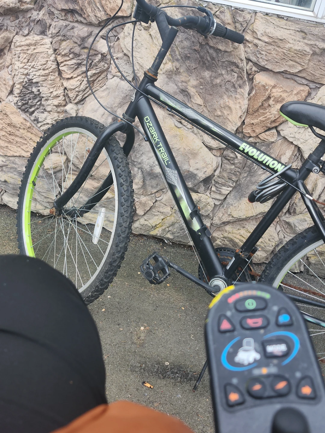 Ozark Trail Evolution Mountain Bike - photo 3
