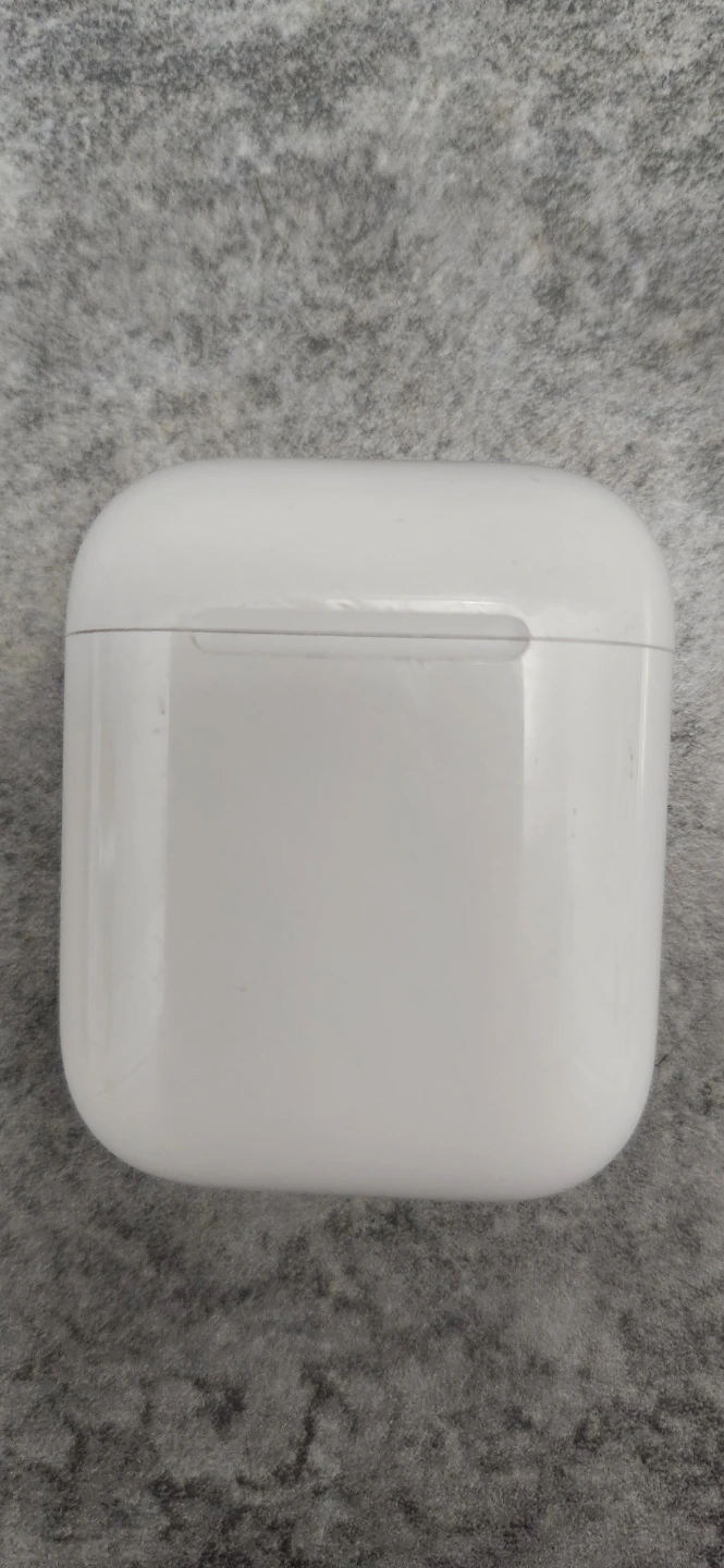 AirPods 2nd generation charging case