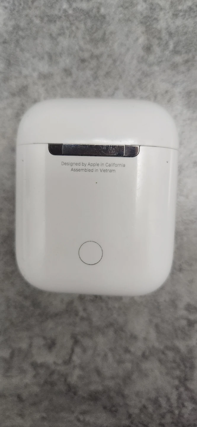 AirPods 2nd generation charging case - photo 2