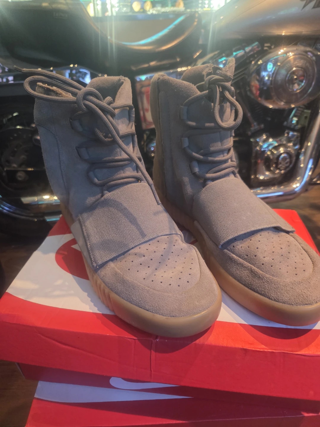 Adidas Yeezy 750 Boost Sneakers Size 10