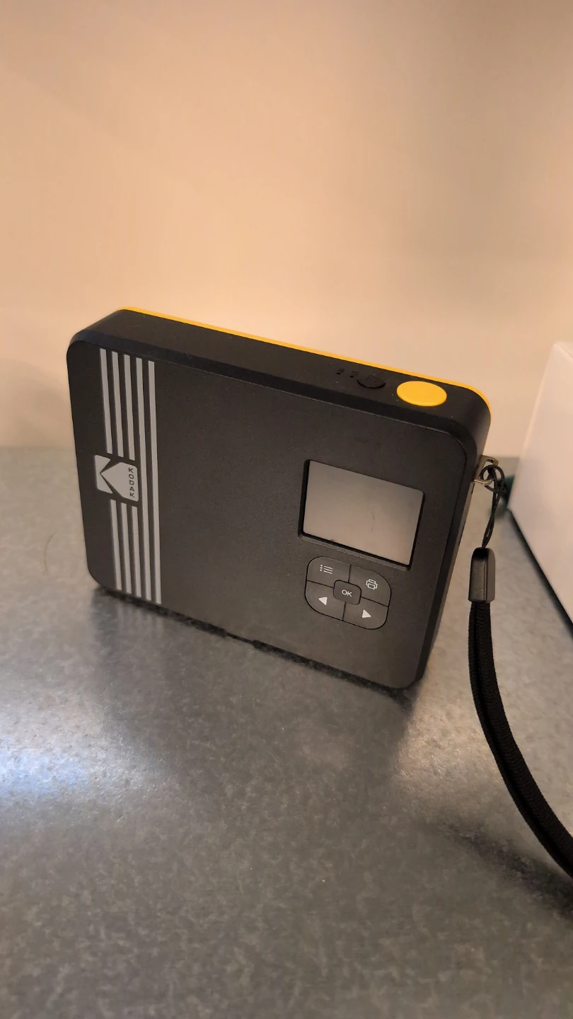 Kodak C300R Instant Camera - photo 2
