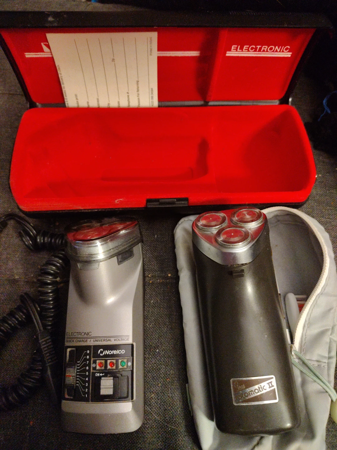 Norelco Electronic Quick Charge Shaver