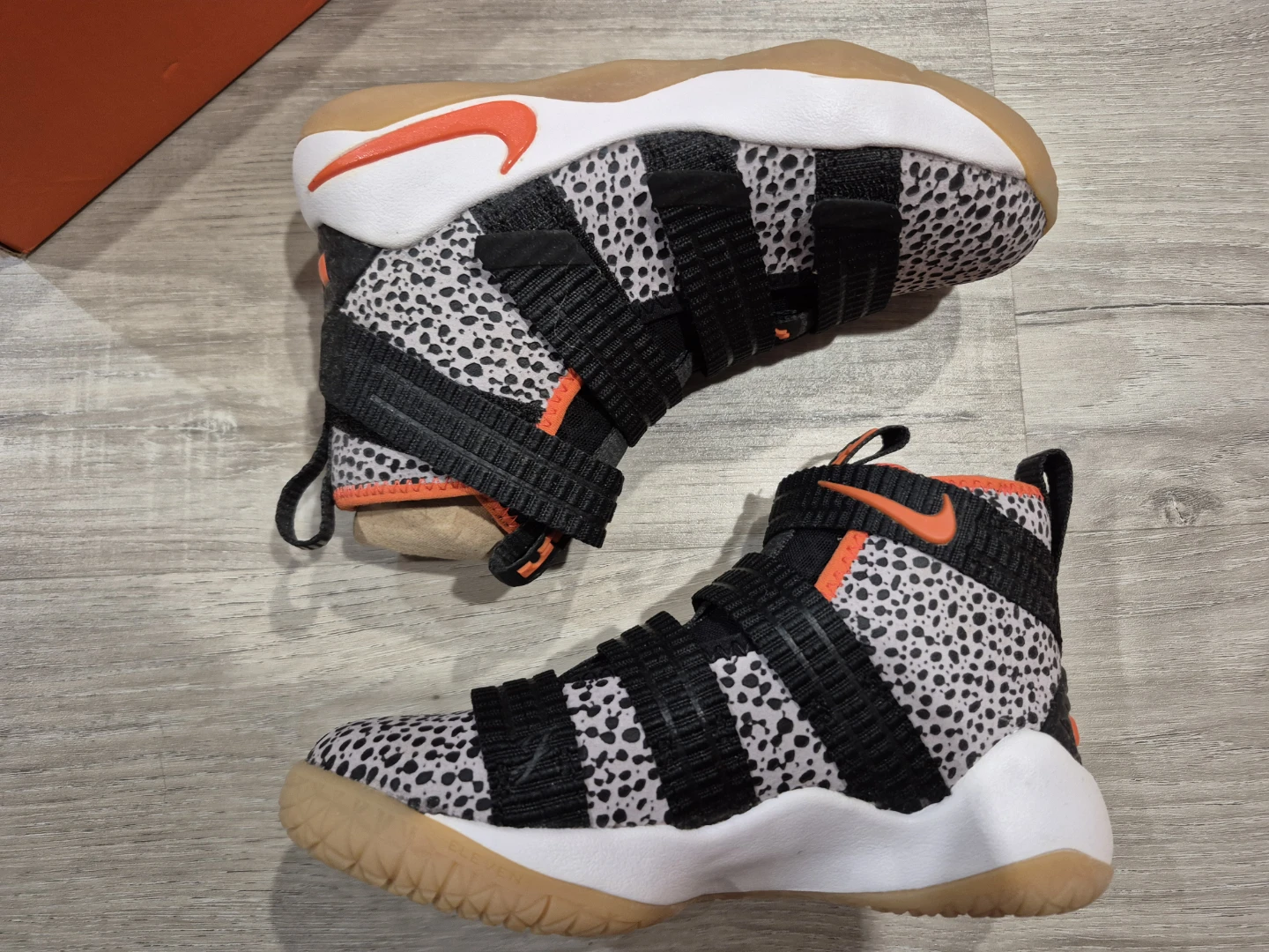 [NEW] Nike Lebron Soldier XI SFG PS Youth Basketball Shoes 11.5C