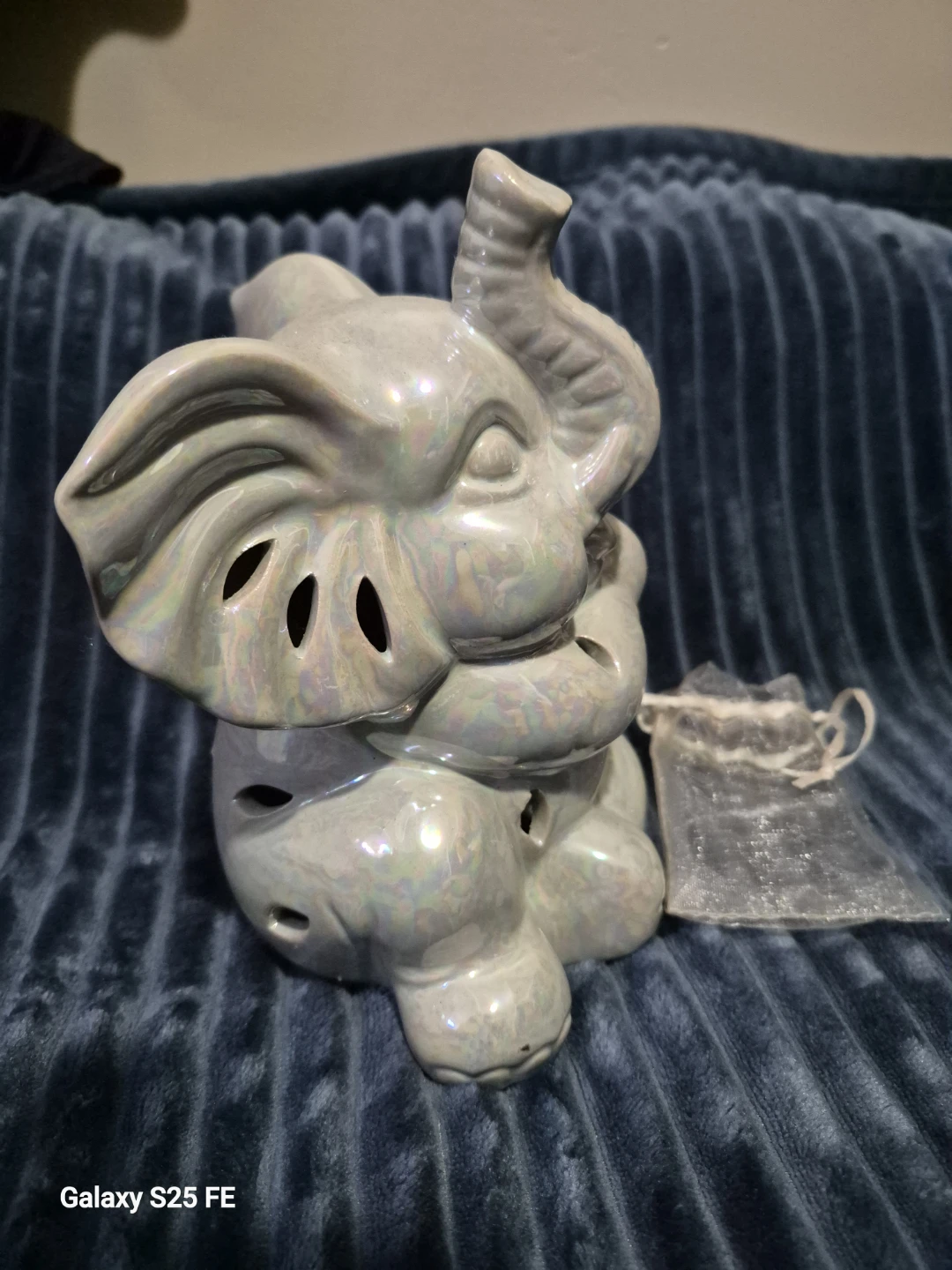 Ceramic Elephant potpourri holder - photo 3