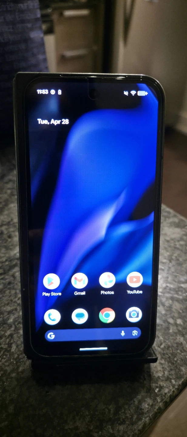 Google Pixel Pro Fold 9 (Obsidian, 256GB) – LIKE NEW condition! - photo 4