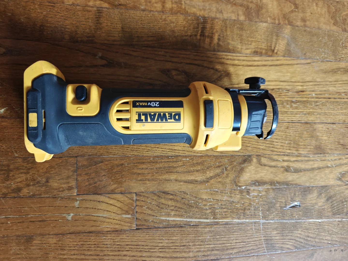 DEWALT 20V MAX Brushless Drywall Cut-out Tool Only