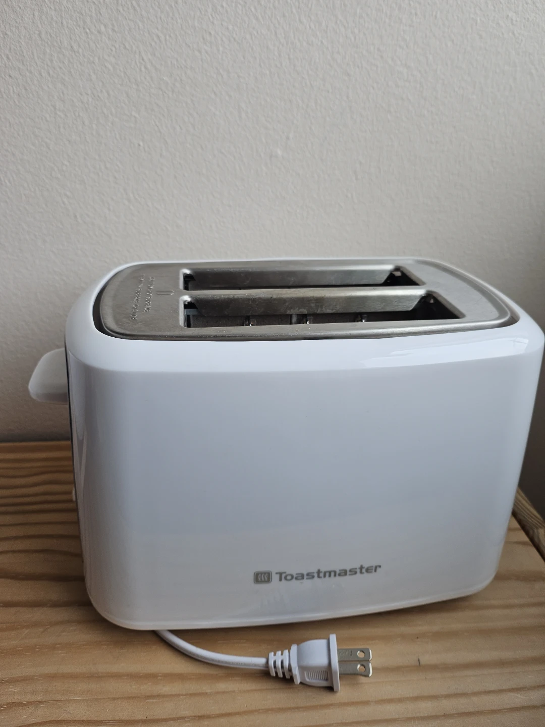 White Toastmaster 2-Slice Toaster
