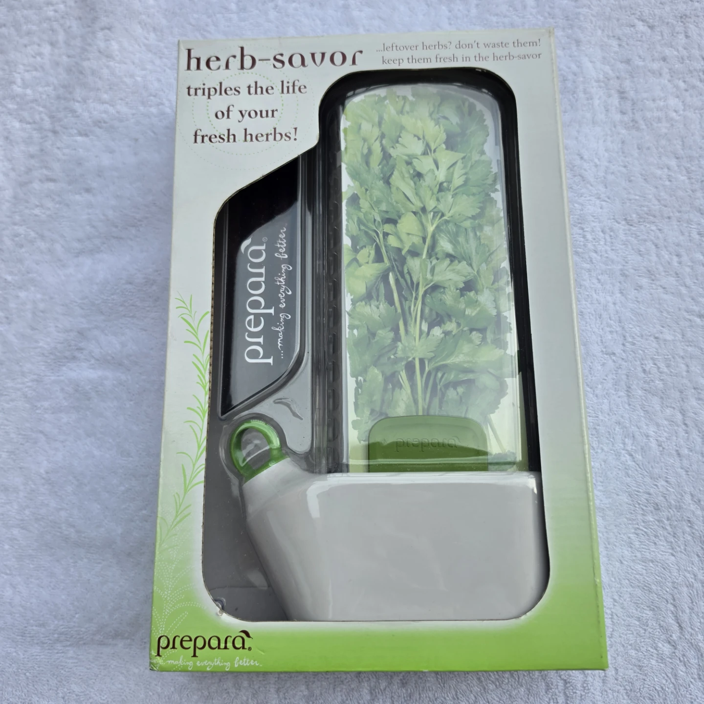 NIB! HERB SAVOR  Fresh Herb Keeper