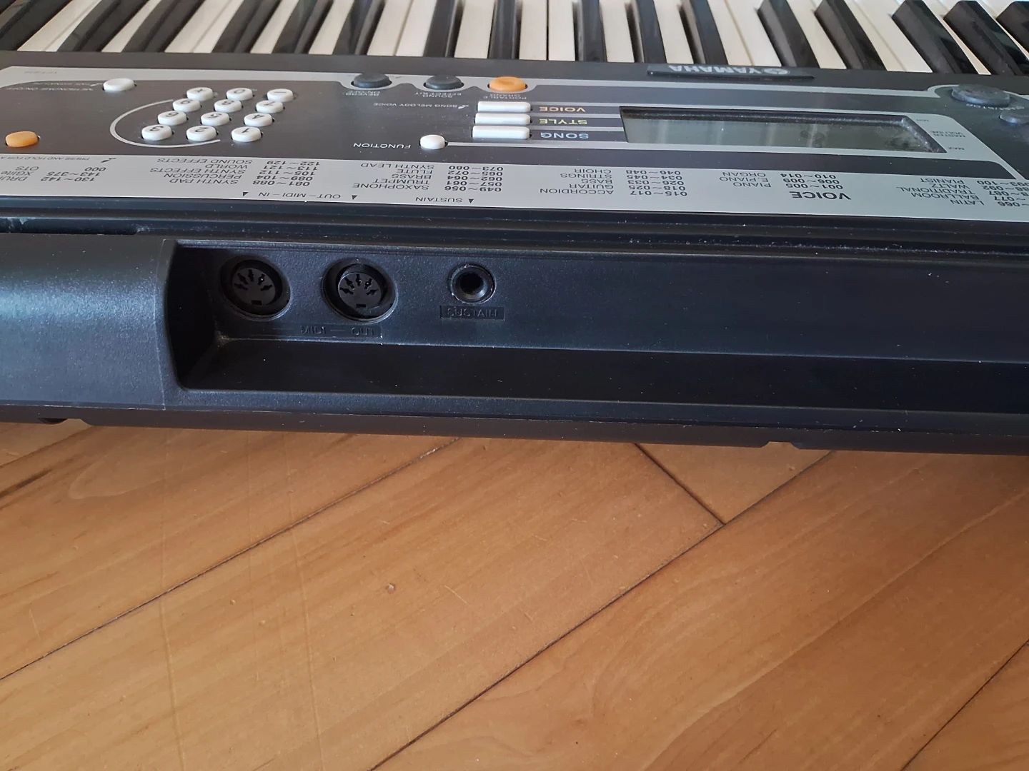 YAMAHA YPT-210 DIGITAL KEYBOARD - photo 5