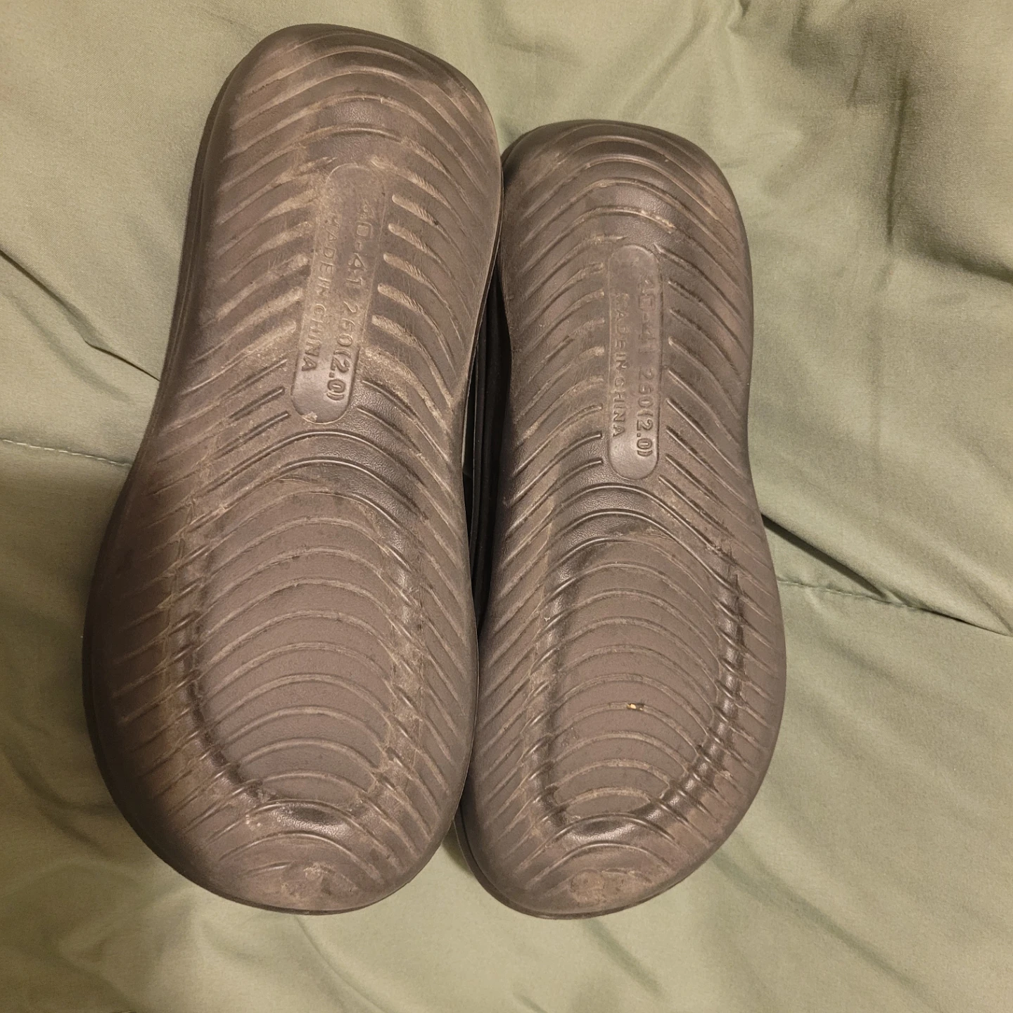 Black Flip Flops Size 8 - photo 3