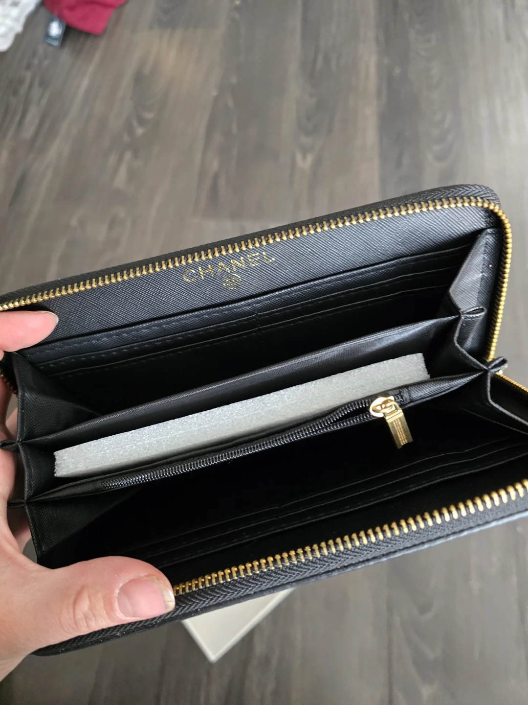 Brand new Chanel designer wallet - photo 2