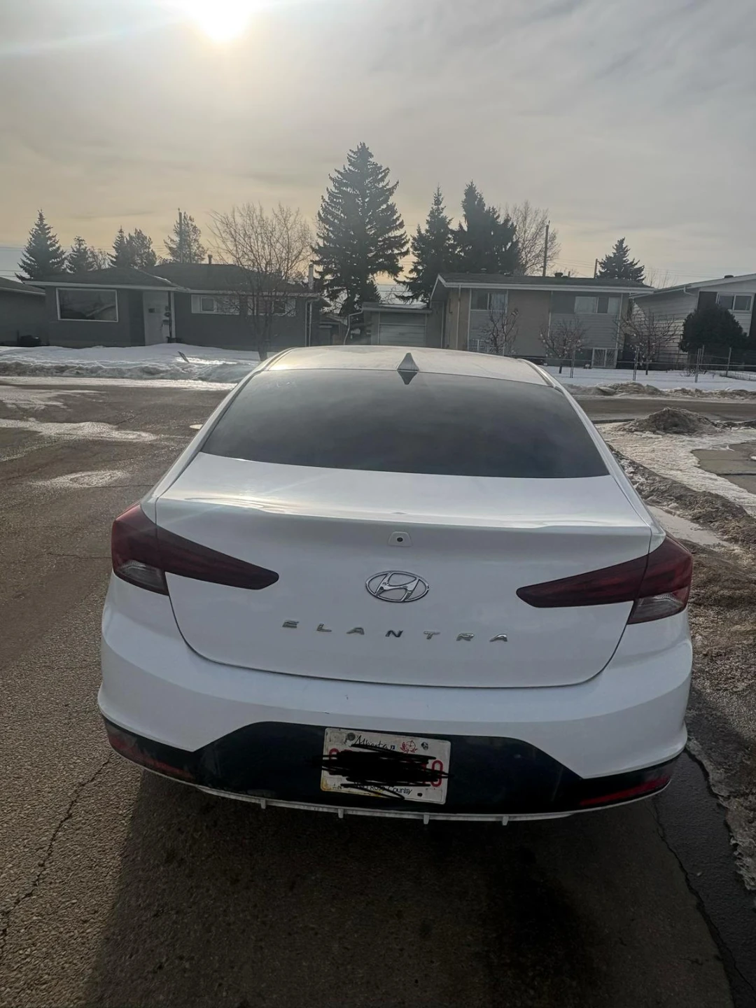 White Hyundai Elantra 2020