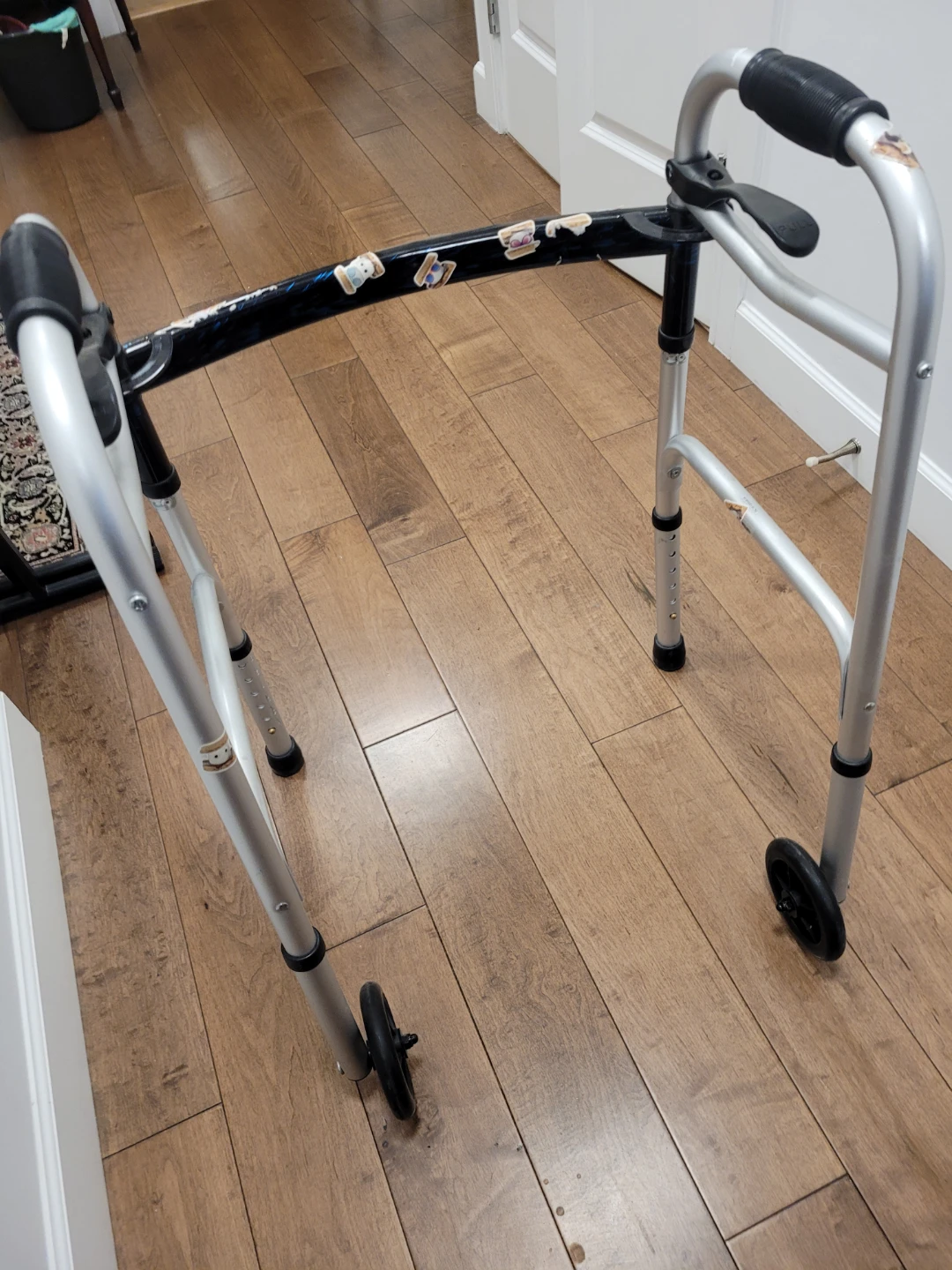QUALITY LIGHT WEIGHT TWO WHEEL WALKER