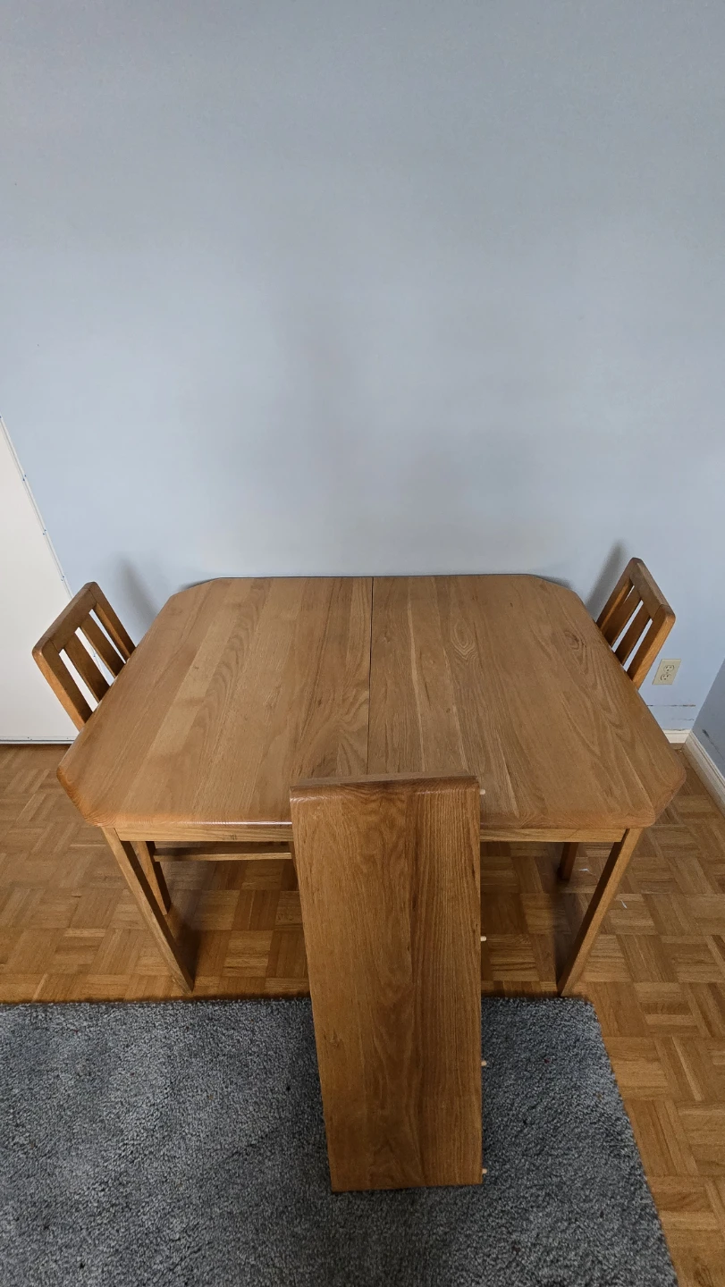 Wood Dinning Table (extendable) with 6 chair