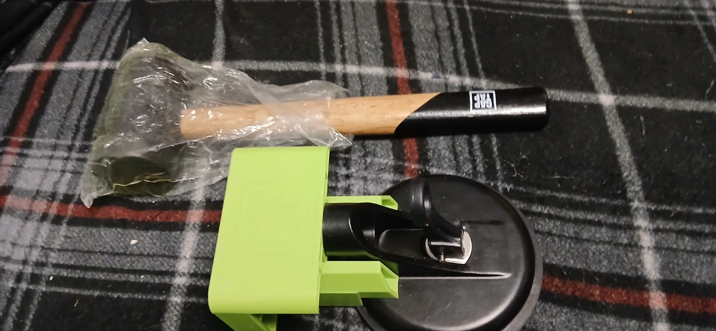 Floor Gap Fix Tool Kit with Suction Cup & Rubber Mallet