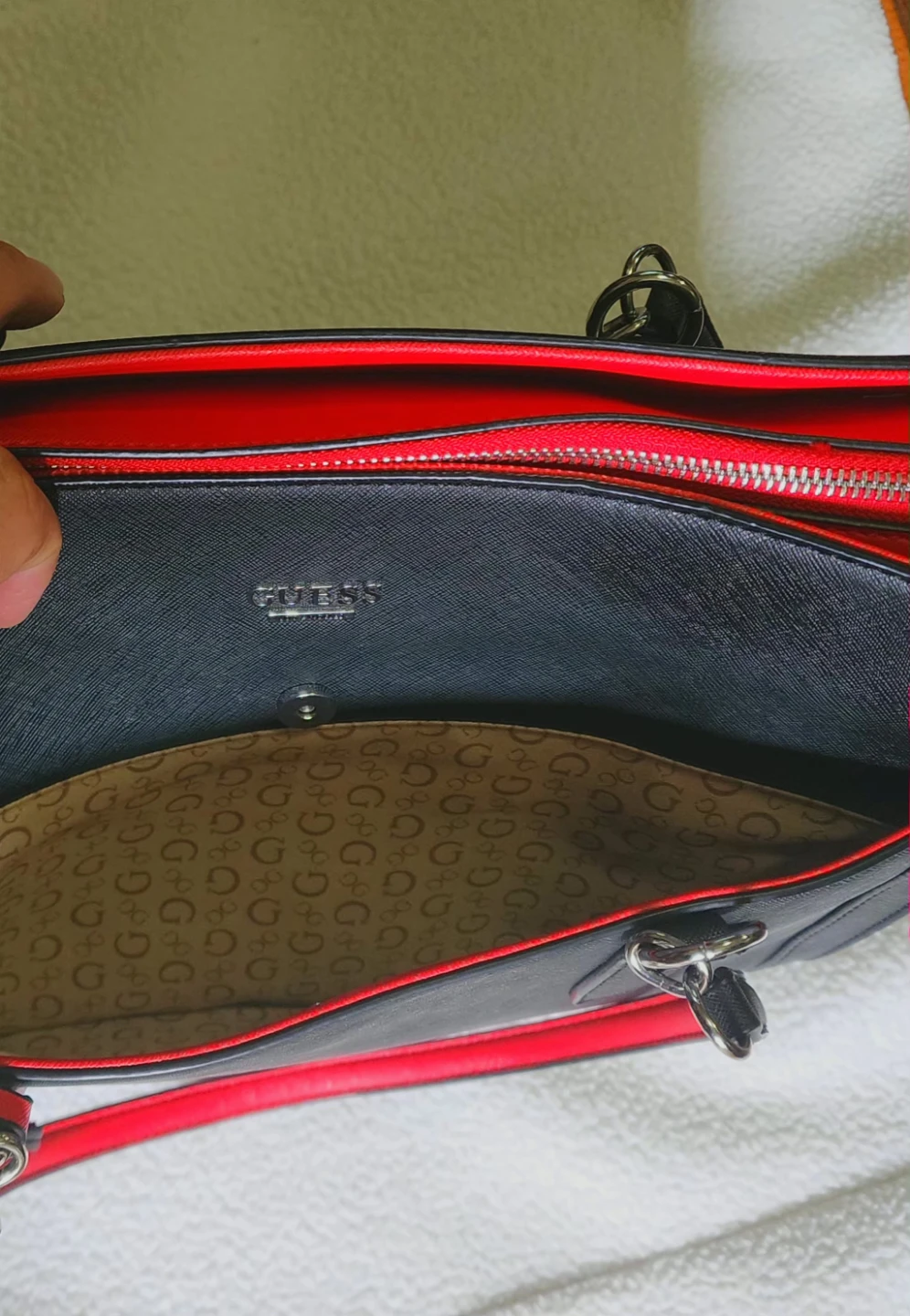GUESS Black & Red Satchel Handbag - photo 5