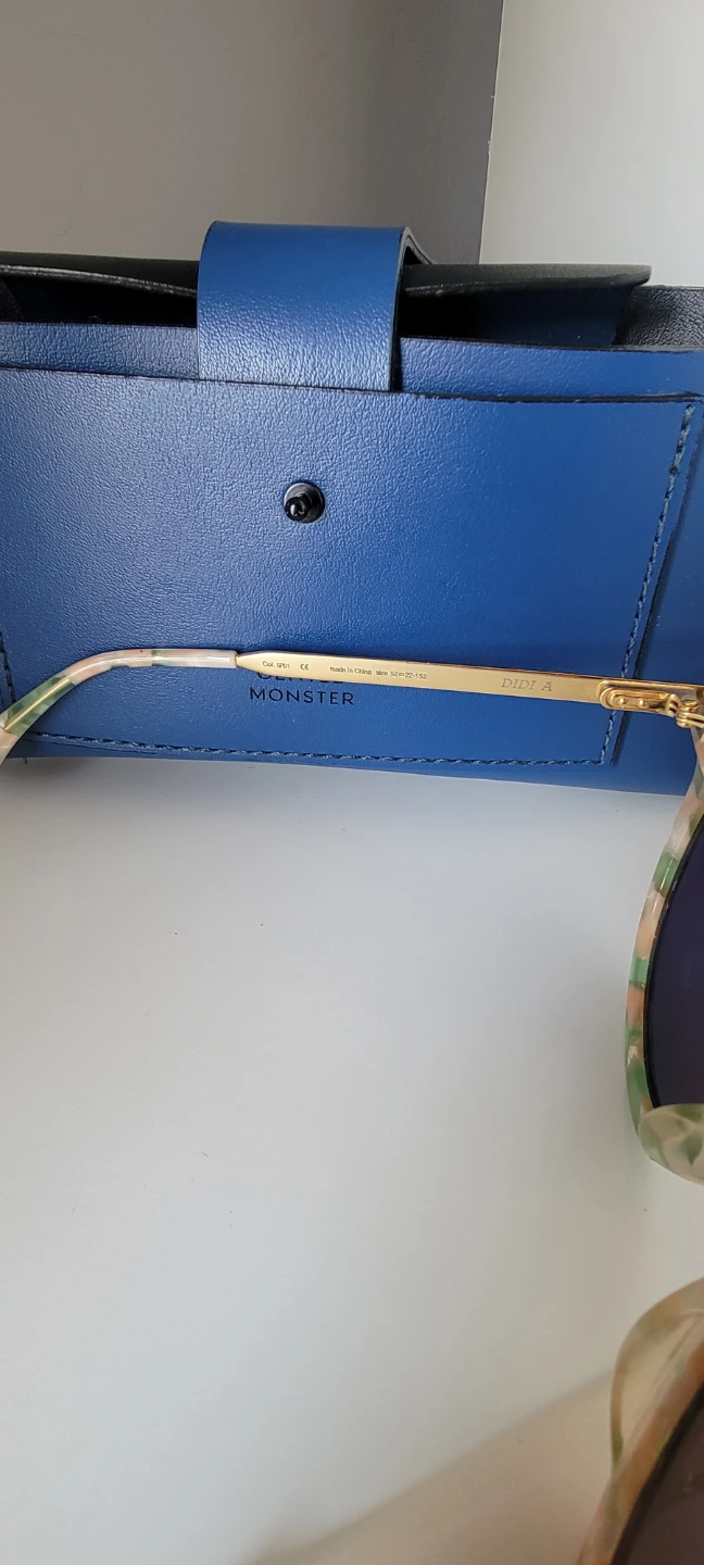 Gentle Monster Sunglasses with Case - photo 5