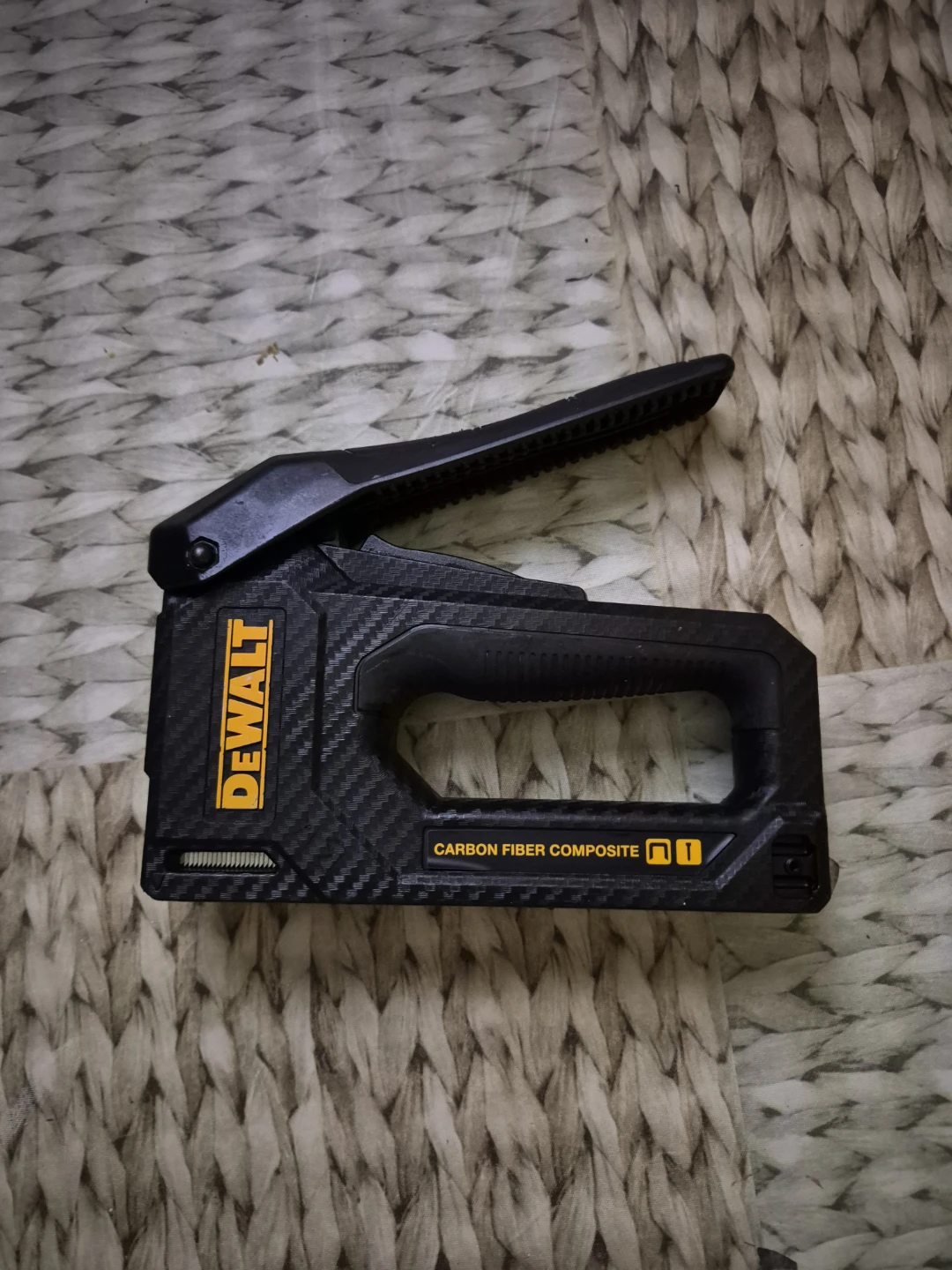 DEWALT Carbon Fiber Composite Staple Gun - photo 3