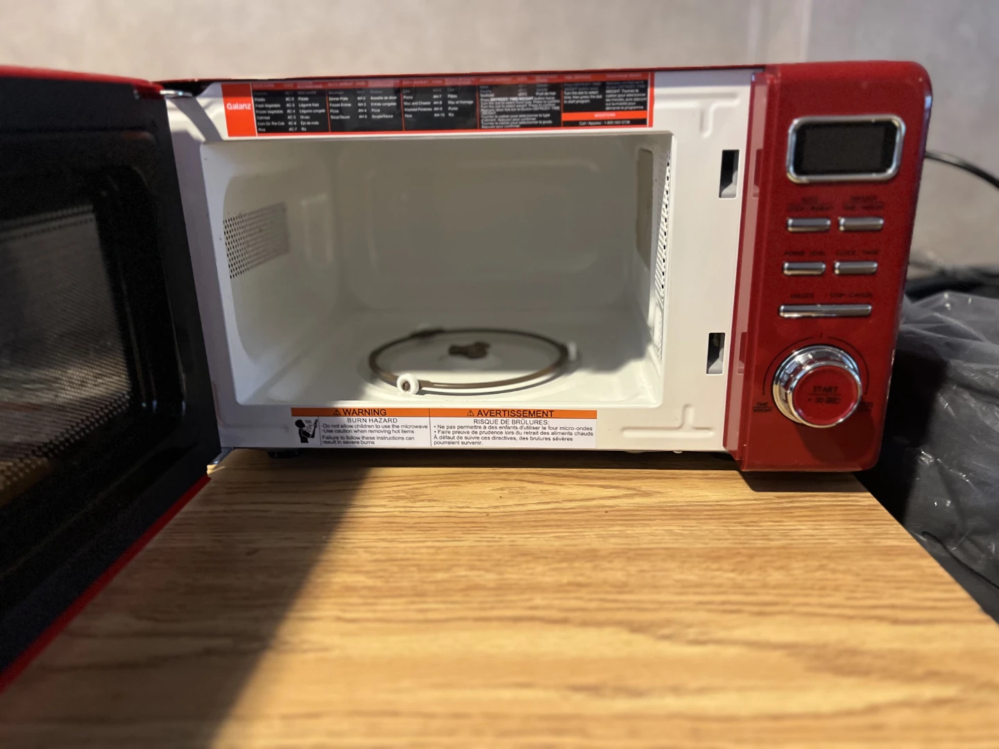 Galanz Red Retro Microwave - photo 3